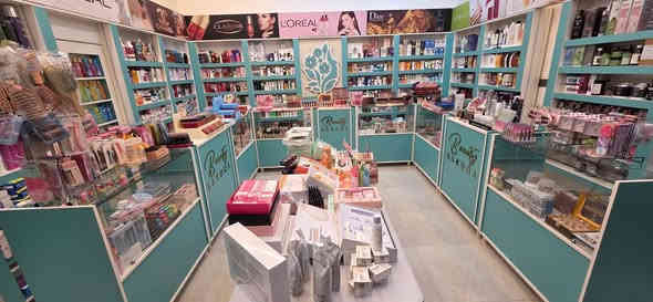 زورونا في كوزمتك ساكورا…
المكان اللي يجمع بين الرقي، الجودة، والأسعار المناسبة لكل البنات اللي يدورون على شيء يغيّر روتينهم ويضيف لمسة جمال حقيقية لحياتهم. 🌸💗

في ساكورا راح تلاقون أحدث المنتجات العالمية، أفضل الماركات، وروائح تعلّق بيچ من أول تجربة.
قسم العناية، المكياج، العطور، الزيوت، الشامبوهات، السيرومات… كلشي مختار بعناية حتى يصير عندچ تجربة تسوّق ممتعة ومريحة.

مهمتنا إنه نخليچ تلاقين الشي اللي يناسب بشرتچ وشعرچ ويليق بذوقچ بدون حيرة…
ويا كل زيارة، راح تحسين إن ساكورا مو بس متجر… هو عالم كامل للجمال والثقة والاهتمام بنفسچ.

نورتونا بكل زيارة، وننتظركم يوميًا حتى تشوفون أجدد المنتجات والعروض المميزة.
زورونا في كوزمتك ساكورا… وخلي جمالچ يحچي عنچ. هاتف***********🌸
