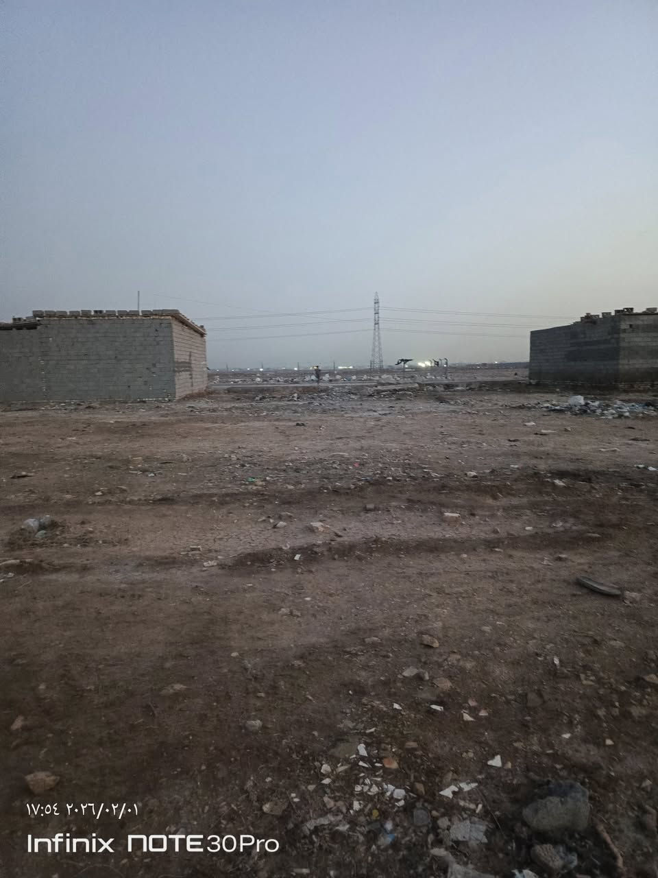 سلام عليكم كاع للبيع مساحه ١٠٠متر واجه ٥ نزال ٢٠ مكانها سبع قصور تعبر السوك مسافه شارع أبو كاضم الغراوي سعرها ب ١٤ وبيها مجال لشراي وهاذ رقمي *********** بي واتساب
