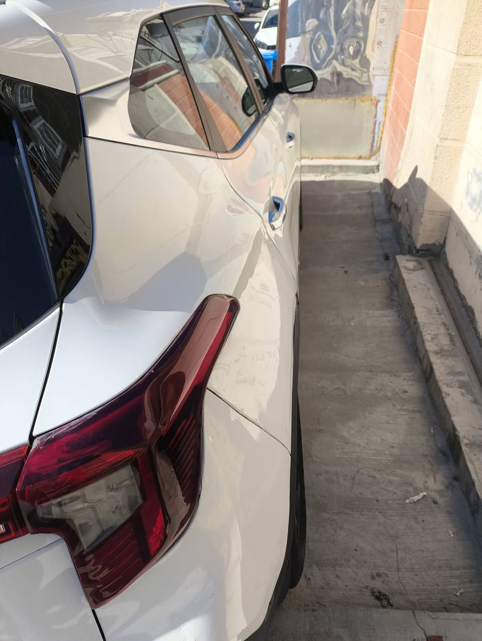 سلام عليكم كيا سليتوس موديل ٢٠٢٤ مال الدولية ماشية ٣٠ الف كيلو كير محرك صدر مكفولات بيهة صبغ موضحة بل مقطع سيارة باسمي رقم بغداد هزة جديدة 
السعر ١٤٥ 
مكان السيارة بغداد 
***********
