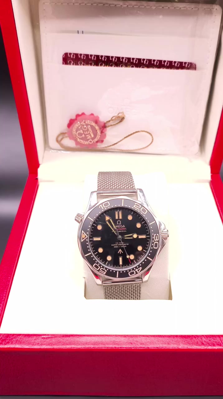 ساعة Omega جمس بوند 007//
ساعة اوتماتيك 
ضد الماء /جام زفير 
قفل بحري 
رنك دوار 
قفل تنفيس الهواء والماء 
كامل ملحقاتها علاكة بوكس تغليف البوكس كارتات ظمان 3 وشعار اوميكا ...مثل ما موضح بالصورها

سعرها 130 الف على اول تم وبالعافية ✅
سعر نهائي .الساعة ماستر اعلى فئة واقل سعر من السوك وبالعافية ⚠️
#الجميع #الكل #اشارة


**إذا كنت صاحب هذا الإعلان وتريد حذفه لأي سبب، رجاءا أرسل رسالة إلى الدعم الفني**