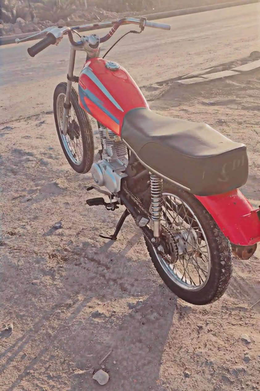 سلام عليكم دراجه البيع مفتوحه سعر 450 مكان ناصريه مركز  ***********
