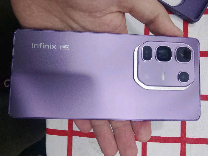 انفنكس نوت 50 برو بلس 5G
ذاكرة 256 رام 12+12
بعدة بالضمان اخر شهر 
بطارية 100 كامل ملحقات 
مكفول كفالة عامة مراوس مع ايفون