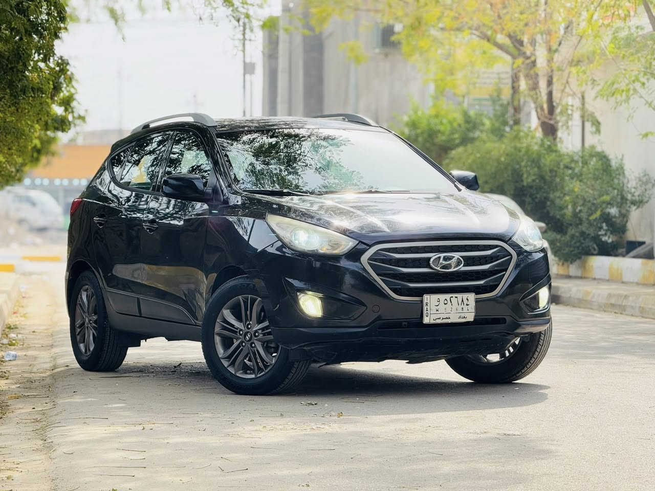 السلام عليكم
توسان 2015 وارد امريكي بيها قطعة صبغ واحدة فقط الجاملغ الخلفي والسونار مرفق بامنشور شاصي لغد كفالة بجم كبس مكينة كير خير من الله تخم تاير تخم ويل جديد جاهزة من كلشي صدر امامي خلفي جديد قبل شهر شاده

منضومة لايت زينون أصلية
ماشية 90 الف حقيقي
كشنات كهرباء
كشنات تدفئة تبريد
نضام ايكو  اقتصاد بانزين
نضام منحدرات
مثبت سرعة
تحكمات ستيرن 
مانع انزلاق
والى اخره..

السعر 124 وبيها مجالي
مكاني واسط الصويرة

***********
