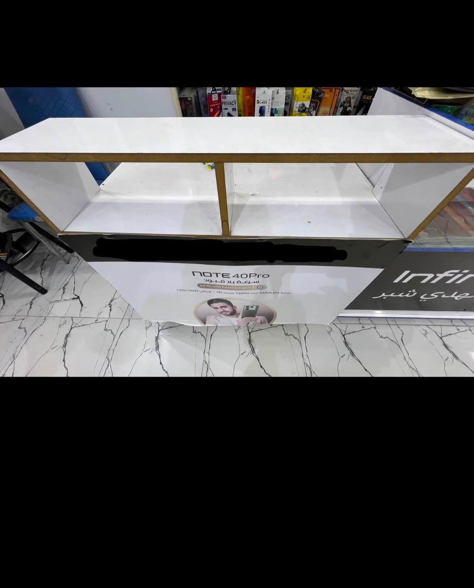 سلام عليكم غراض كلش نظيفه
رقمي تواصل واتس ***********
مكاني حله
ميز كاشير 
عرض 50cm
طول 2m
ارتفاع 1.25m
سعر200
عارضه افقية موبايل
عدد5 
طول 2.10cm
عرض 1m
سعره75

ميز ثاني
طول 1m
عرض 55cm 
ارتفاع 90cm
سعر100
