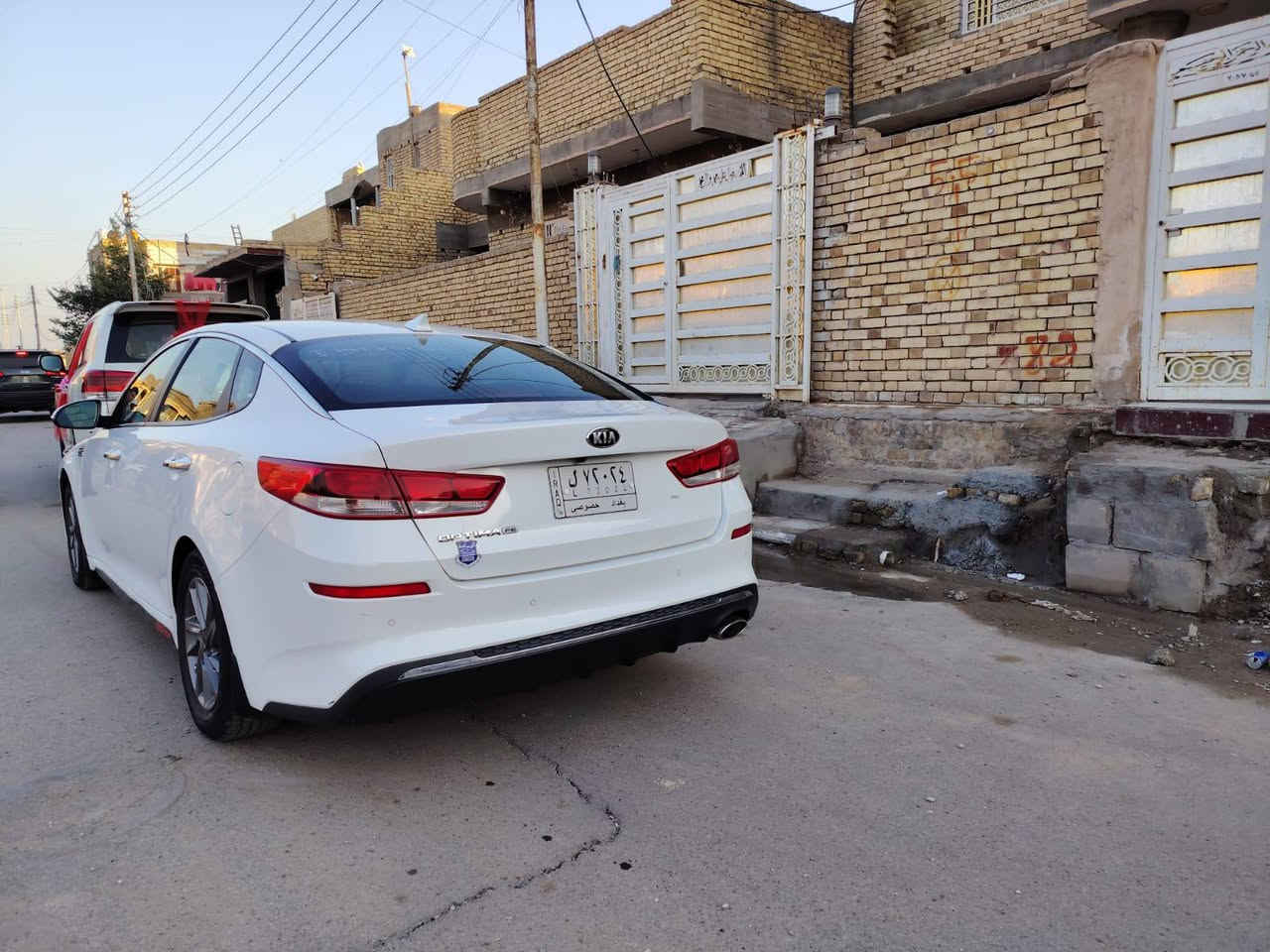 السلام عليكم 
  اوبتيما للبيع 
الموديل 2020 وارد امريكي ليبل واحد  
رقم بغداد حره مداور ثاني يوم وين ما يعجبك 
ماشيه 58 الف فقط
كير ومكينه حداديه مكفولات شرط 
تبريد ثلج 
موصفات فول عدى الفتحه 
تحديد مسار  توقف ذاتي  مانع انزلاق 
رادار امامي خلفي 
رادار بالمري الجانبيه 
3 وضعيات قياده  
منظومه زنون 
جوها تخم تاير كارتون
ماتصرف عليها ربع 
السياره وارد امريكي حادثثها موضح بالصوره 
ملاحضه صبغ نص البنيد وكلير شويه من الجاملغ 
ليبل واحد بدون تبديل 
بدون معجون
مكان السياره ذي قار الشطره
السعر خاص 
*********** اتصال واتساب
