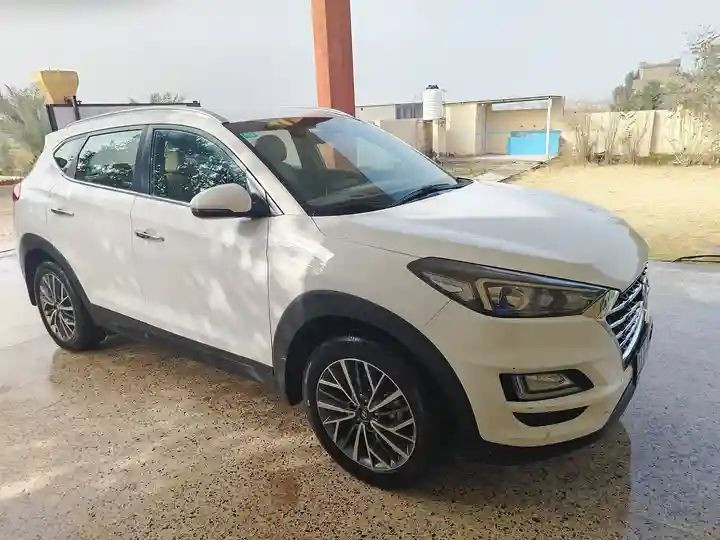 السلام عليكم :توسان ١٩ خليجي للبيع بأسمي جديدة على وضع الشركة رقم بغداد دولي  ماشية ١٠٦ الف كم حقيقي  السعر ١٩٨ $ وبيه مجال للطيبين للاستفسار الاتصال على الرقم ***********
