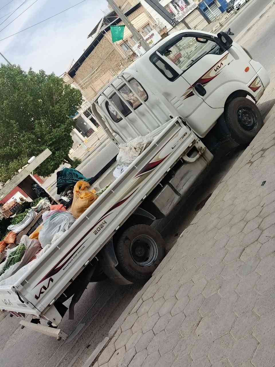 سلام عليكم للبيع كيه موديل ١٨ السياره جديد بمعنى الكلمه مكينه وكير وحداديه وتخم تاير جديد وكشر السياره متومه رقم اربيل نكليزي سياره بس وكاله سنويه جديد حصه كاز كل المحافظات شراي ينتصل على الرقم *********** فقط انتصال مكاني نجف
