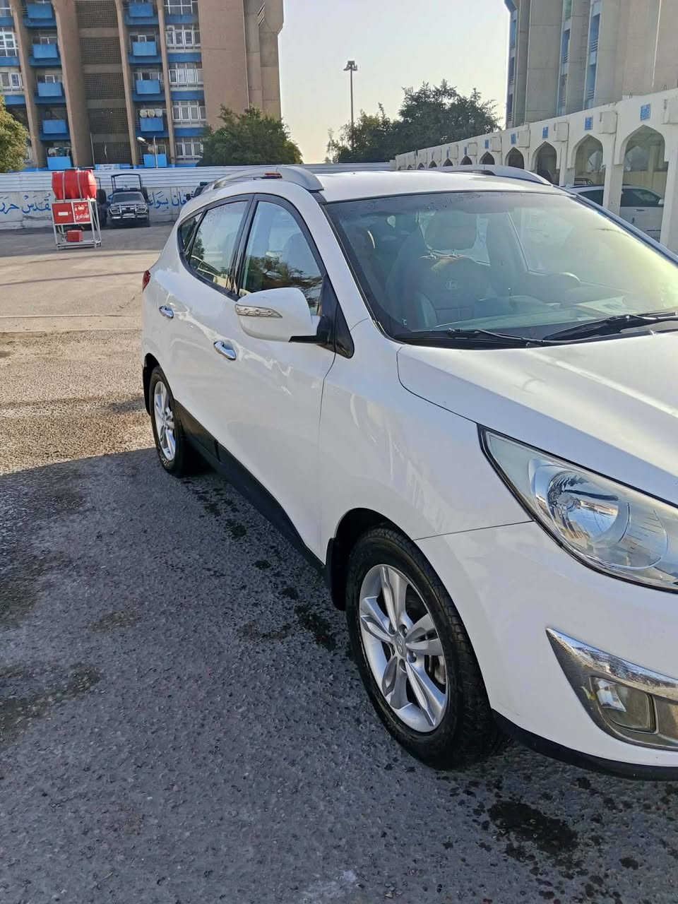 السلام عليكم
توسان للبيع موديل 14 السيارة جاهزه برغي ماتخلي عليها والسونار بيها كلشي موضح رقم بغداد بسمي 
العنوان بغداد  السعر ب137 اي استفسار على الرقم ***********
