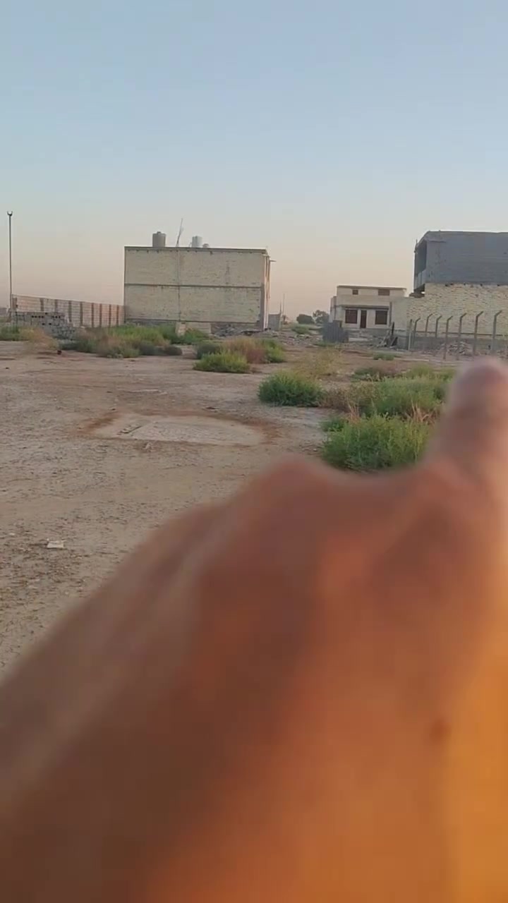 ***********

***********
سلام عليكم قطعه ارض للبيع المساحه 200 متر المكان نهايه شارع قبل لا تخلص التبليط الفرع 8متر ماء والكهرباء واصل راس الفرع الارض مكاتبه
