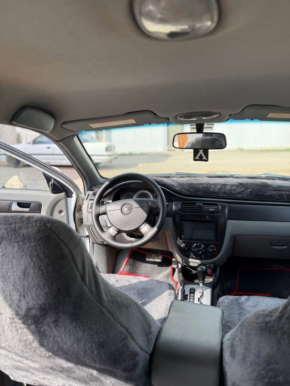 مكفوله من شخوط وصبغ فقط شبر تعديل بصندوق 
وشبر بجامرلغ امامي سكن 
كير اوتوماتيك 
كير ومحرك شرط تبريد فول ثلج 
رقم وسنويه جديده لحد 2030 
سيارة مال بيت من الاخير 
للاستفسار  ‭0770 393 6504‬ Singapore
