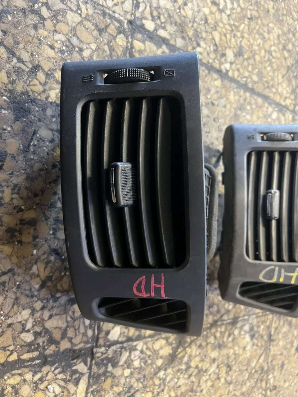 يوجد هوئيات تبريد النترا و ريو 
شركة ماهر الحجار 
يوجد توصيل جميع محافظات العراق 
العنوان الموصل صناعة وادي عكاب سايدين ويلاد قندله ثالث فرع عل يمين
للتواصل.***********……. ‭٠٧٧٤ ٤٤٣ ٣١٤٤‬
البيع جمله+مفرد
