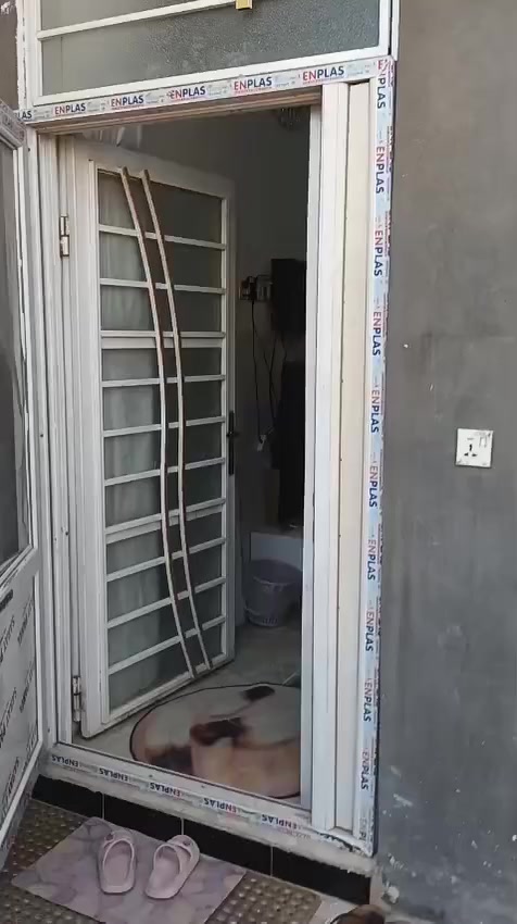 السلام عليكم بيت 100متر للبيع طويريج الجمعيه مدارس المستقبل قرب اسواق المستقبل 75مليون وبيه مجال للتواصل على الارقام التالية
***********
***********
