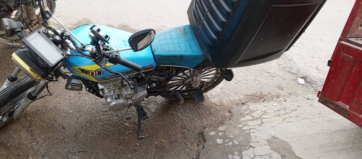 سلام عليكم دراجه إيراني خمسه كير موديل 2024 هوزه شويه ترتيبات أوراقه موجوده محركه نضيف سعر 650وبيه مجال عنوان بغداد الجديده ***********
