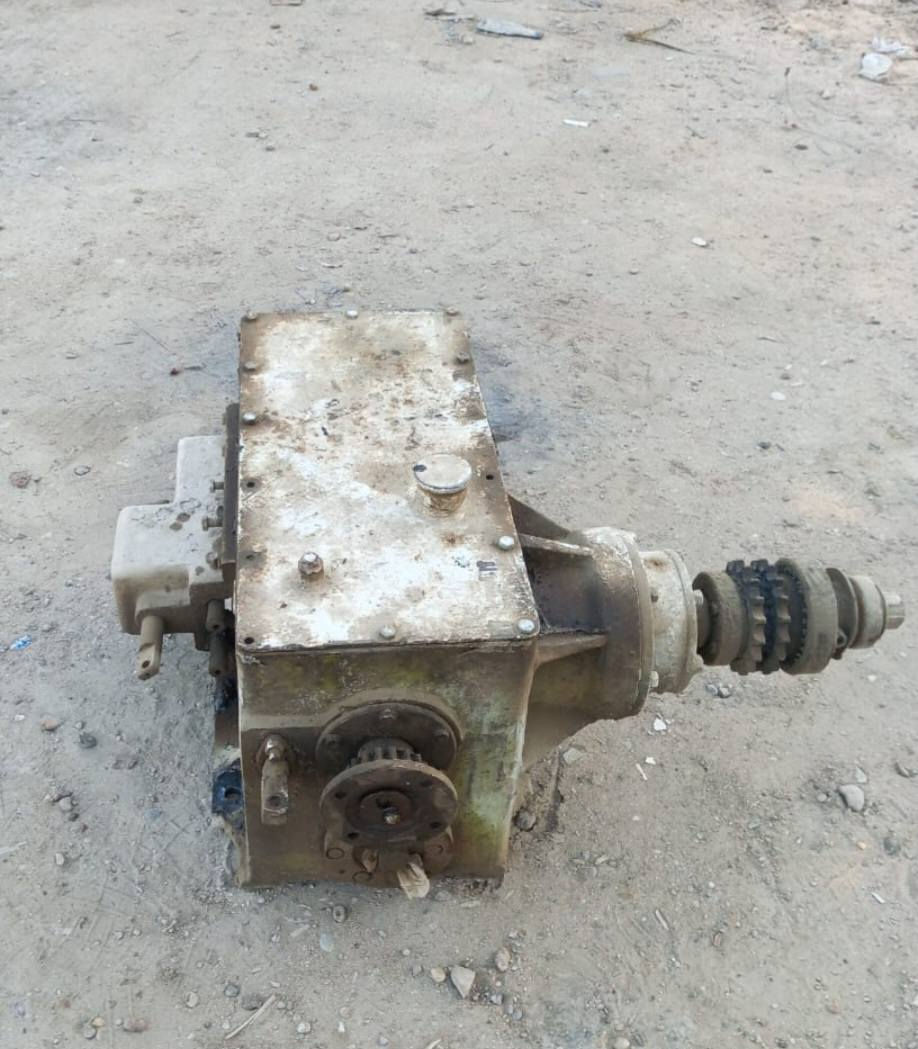 السلام عليكم عندي جير بوكس للبيع جاهز للعمل مال زيل)(***********)(***********
