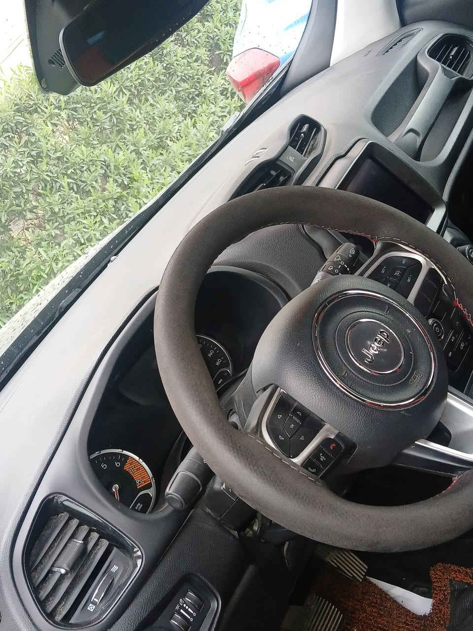 بسم الله الرحمن الرحيم
السلام عليكم

جيب رانجيد ٢٣

اللون اسود 

رقمها اربيل تحويل او وكاله

محرك 1300 سوبر تيربو 

ماشيه ٢٠ الف قابله للزياده 

حادثها جانبي جهة السايق بابين مبدلات بلاديه وباب الخلفي جه الثانيه صبغ والباقي كبس شركه السياره جديده مال بيت 

سعرها 128 وبيها مجال 

ه/ ***********

مكاني مجمع بسمايه
