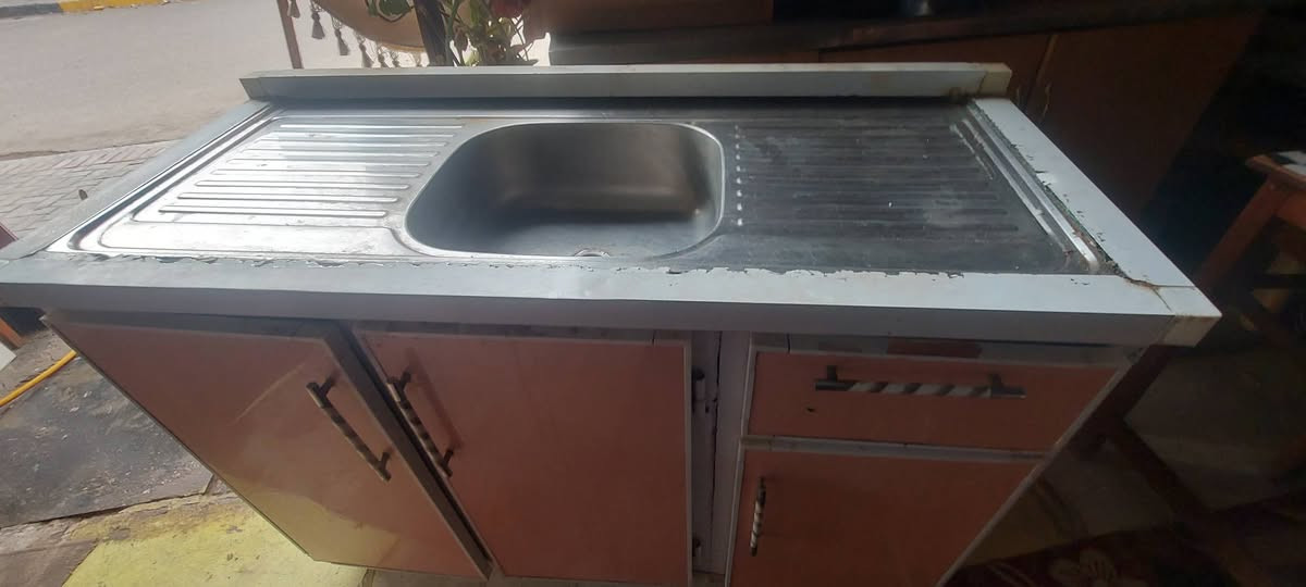 سنك المنيوم 70ديوانيه شارع الخصيمه السايديين قرب زها مول الجهه الثانيه جهه قصابيه السجاد داخل الفرع بضبط *********** ديوانية, القادسية
