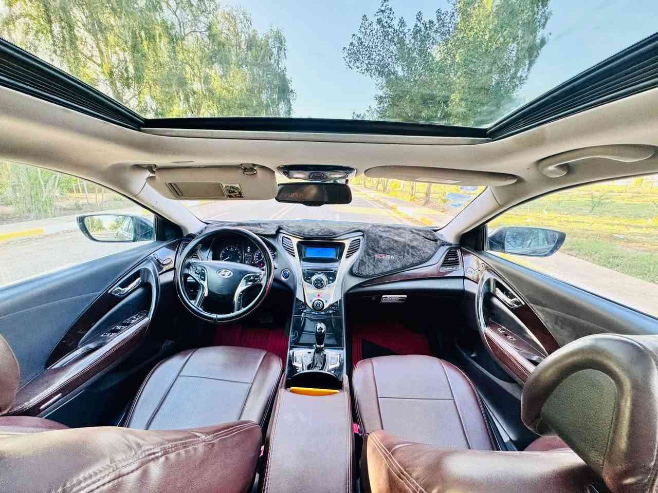 سلام عليكم  بيع او مراوس شنو عندك مراوس راسلني واتساب
HYUNDAI:خليجي 
أزيرا 2012 Vip
لون:جوزي بني 
مكينة:6v
3300cc
مواصفات السيارة 
1-رادار امامي
2-رادار خلفي
3- كامرة امامية
4-كامرة خلفية
5-شارة بالمراية 
6-اشارة ترحيب عند القتراب
7-مرايات قلاب
8-مرايات شفط 
9-بصمة ابواب
10-كشن خزن ميموري
11-كشنات كهربائية 
12-مساج بالشكن
13-كشنات تدفئة 
14- كشنات جلد جوزي
15-مسجل صوت +بلوتوث +أواكس+ USB
16-فول تحكم ستيرن
17- ستيرن كهربائي 
18-حساسات حرارة بالجامة الامامية 
19-Auto hold 
20-بردات كهربائية
21-بصمة أبواب 
22-ثلاجة 
23-جنطة كهربائية
25-تبريد قطعتين
26-بانوراما طكتين
بيها صبغ جاملغ خلفي ونص قبق جنطة 
مكاني بابل مسيب
***********
***********
