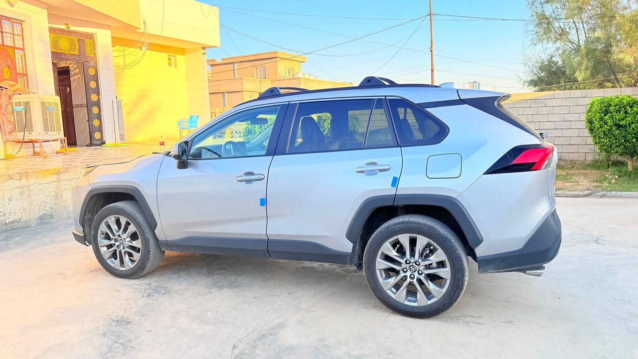 راف فور موديل 2025 XLe  فول مواصفات
رقم شهداء نينوى 
الضرر بونيد وشويه من الجاملغ 
ماشيه ٢٦ 
الهاتف  ***********
