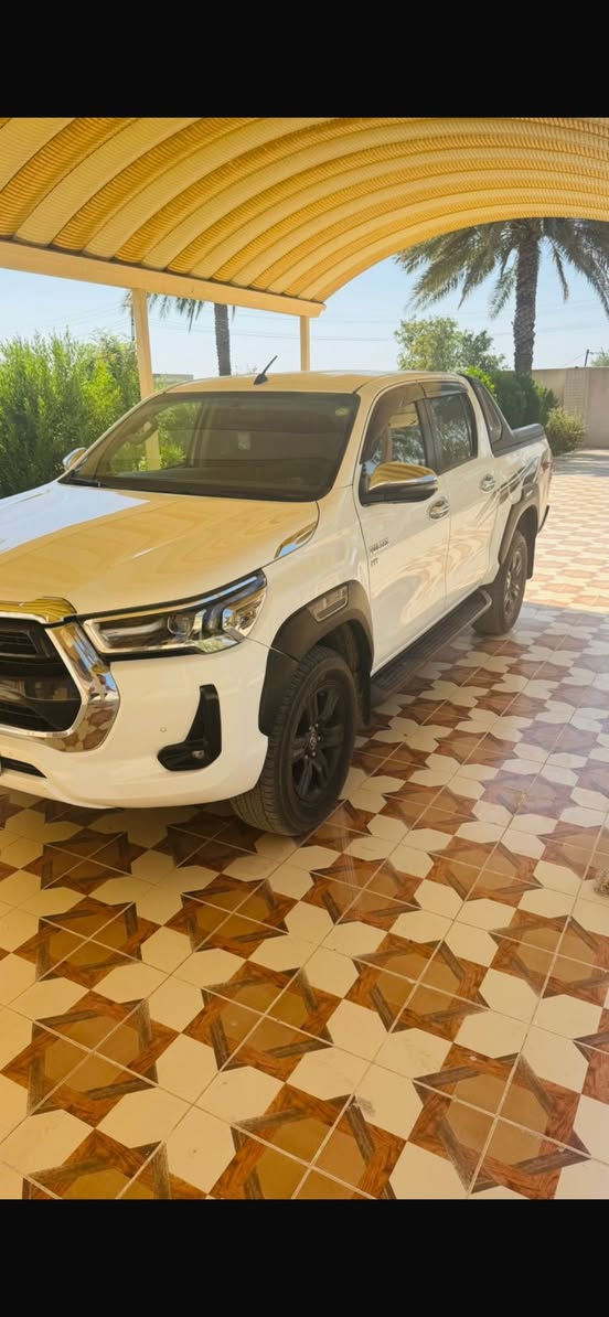 السلام عليكم تي آر دي للبيع موديل ٢٢ جديده السياره تحويل مباشر اب اسمي بصمه شاحن لاسلكي تحكمات السعر ٣٢٤ او بيه مجال للاستفسار ***********
