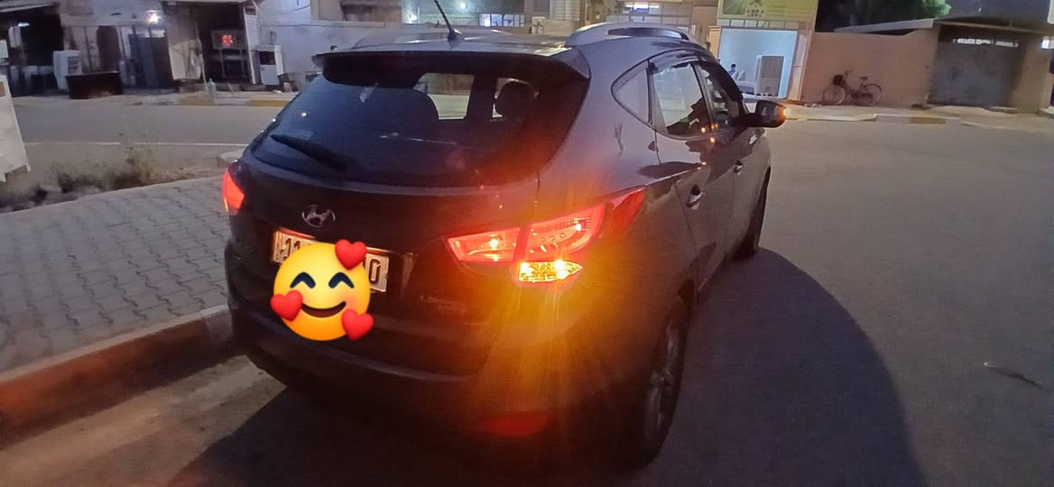 سلام عليكم توسان ٢٠١٥ خليجي فول مواصفات بانوراما محرك ٢٤٠٠ دوش فور ويل بل ١٢٠ دك جرس كامره خلفيه اشاير بل مري مكفوله من الضربه كلها بلاد ماعده القبغ الصندوك مرشوش رقم بغداد السعر ١٣٨ عنوان السيارة ديالى دلي عباس رقم المبايل ***********
