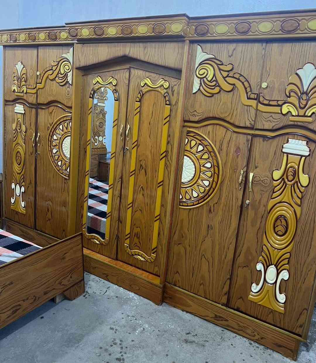 750غرفه  ست ابواب اخت الجديد مال عرسان زاويه كنتوريه وضهر جرجوبه  بغداد الحسينيه مال الراشديه وعندي توصيل   ***********
