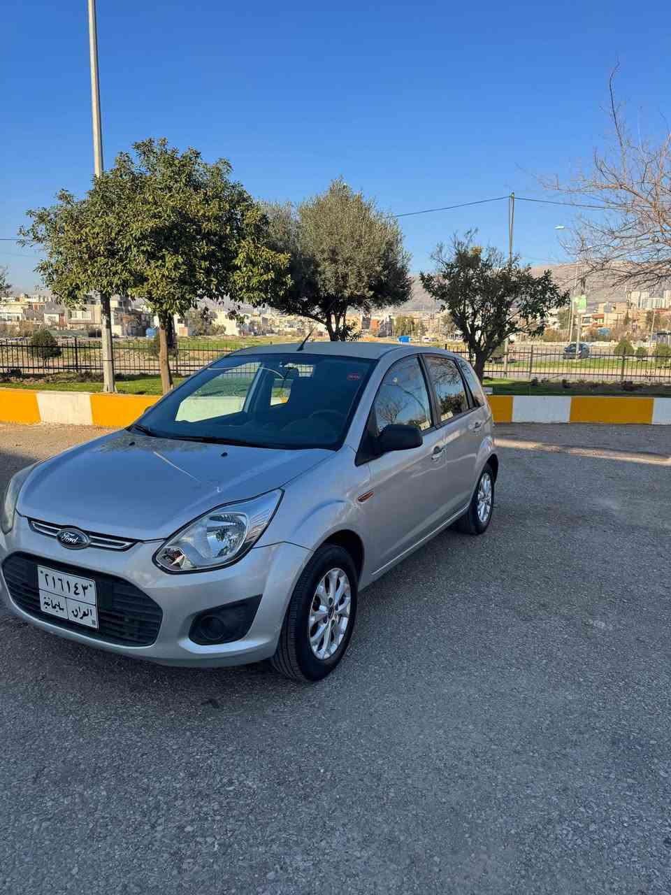 فورت فيكو ٢٠١٢ سه قفي كال بوه ته وه 
هه مو گياني كه پسه 
٤ پارچه ي هه يه بي ناو گرتن 

گير و مه كينه به شه رت
سه نه وي به سه ر چوه
به شه رتي ته حويل و غرامه
شوين سليماني
*********** Singapore
