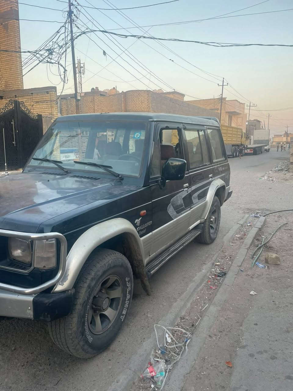 السلام عليكم للبيع كالوبر موديل ٩٦ رقم بغداد جديد مكينه كاز كير عادي سياره خير من الله سياره جديده عنوان بغداد كسرة وعطش ***********
