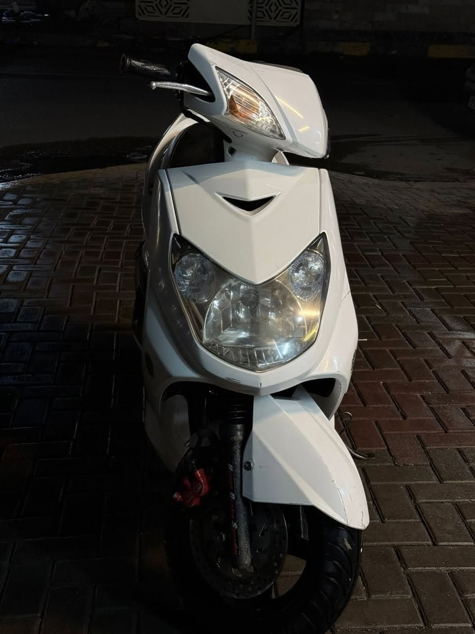 السلام عليكم دراجه سكنس فحل كوري  خط واحد دبل سويج دراجه نضيفه بمعنئ الكلمه دراجه مابيها اي نقص نكره سلف شاشه إلكتروني دجتل الدراجه ختم واحد من الاشاره للجاملغ شلعه ومعدل شك الكاع ناعمه كلش ماشيه 49 الف لا مصفره ولا شي الدراجه بل حقيقه بعد احلئ للتواصل *********** بي واتساب
