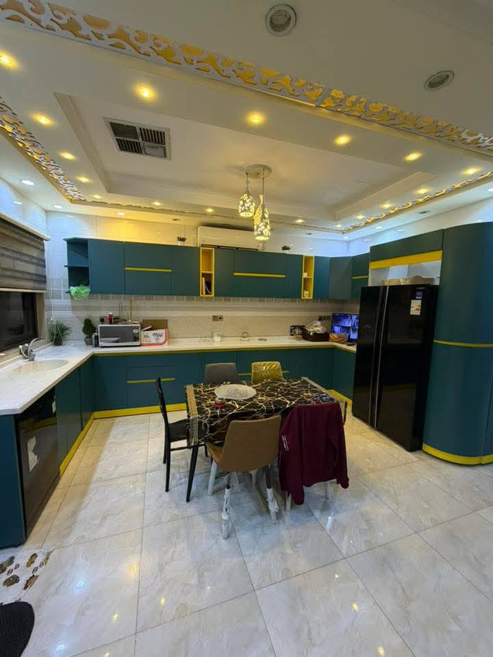 دار للبيع بناء حديث زيرو VIP ( على شارع 20 متر وحديقة  ) 
بناء حديث فول مبني بأحدث التصاميم والمواصفات الهندسيه والديكورات المغربيه ونظام دكت تبريد مركزي 

يتكون الدار من طابقين 4غرف  نوم واستقبال ومطبخ حار بارد ومجموع صحيات عدد 2 و هول عدد ٢   وكراج سياره 
-------------------------------

#موقع_الدار :- (كركوك حي عدن قرب مجمع الجوهرة ) 

#المساحة (190 متر   ) #واجهة 12.5 متر 

#على شارع 20 متر وامام حديقة عامه 
————————————————

الفرص مثل هاي ما تنتظر… احجز عقارك  اليوم وخلي حلمك يصير واقع!

للاستفسار اكثر يرجى مراسله الصفحه او الاتصال بالأرقام  

[***********] 📞☑️

—————————————————————————— 
 بأمكانكم عرض عقارتكم لدينا سواء كانت #بيــع أو #إيجــار 

مكتبـــ الجوهرة  للاستثمار والتطوير العقاري معكم نحو الأفضل للإستفساريمكنكم مراسلة الصفحة اوالاتصال بالأرقام التاليه*********** 📞☑️
عنوان المكتب
 ( كركوك حي عدن مجاور الجنسيه الجديده  عمارة البحرين )
