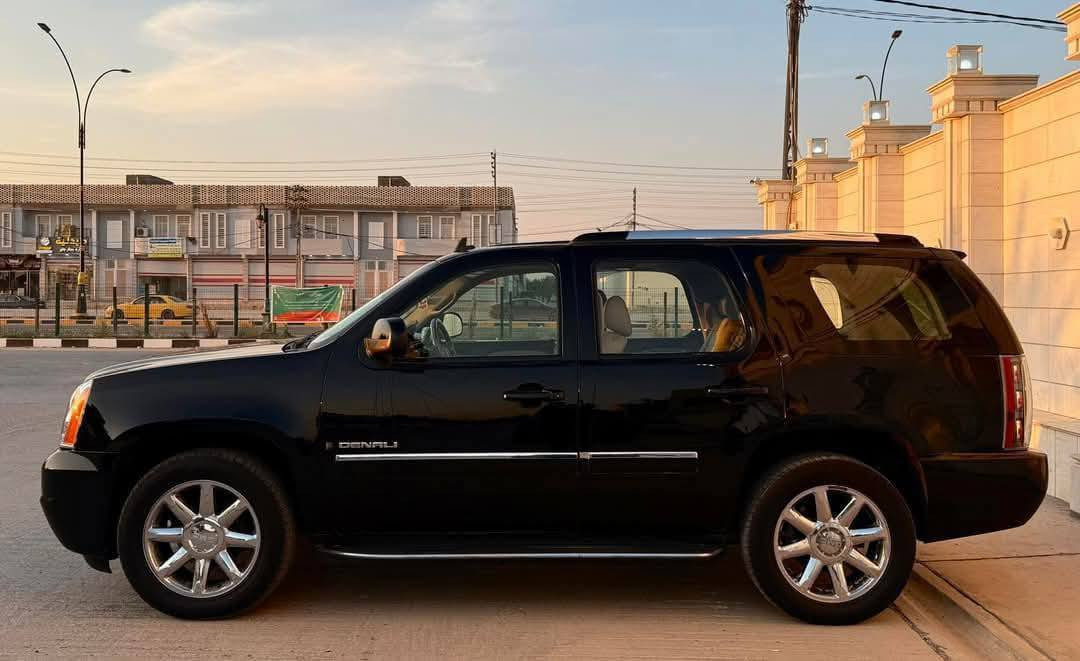 جمسي دينلي 2014 أصل اللون اسود vip
رقم بغداد الجديد سنوية وهزه جدد

بيع او مراوس 
فول 1/1 اعلى فئه بالجمسي 5300
مكينه كير حداديه تبريد تخم تاير باتري كلهن جدد
بيها فقط بنيد وووجه الجاملغ كلير اثر جراد بدون حادث نهائي  
الباقي مكفول 
سيارة جديدة وع ايد وحده 
ماشيه تقريبا 300 أكثر الاف 
المواصفات:-
سلايد 
غرفة بيجي vip
ويل ٢٠ دنلي
جنطة كهرباء
تشغيل عن بعد
مري شفط 
كشنات قلاب كهرباء 
شاشه + كامره 
شاشه خلفيه
كشنات كهرباء + كشنات خزن + تدفئه + تبريد 
ستيرن تدفئه 
دوسات كهرباء
حساسات 
ثلاث قطع تبريد 
والخ من المواصفات المعروفه …

مكان السياره الناصريه 
***********
