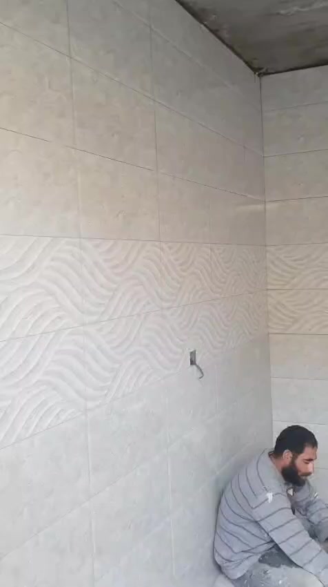 السلام عليكم خلفه سيراميك وبرسلين وكاشي شغل مرتب موجود ببغداد***********
