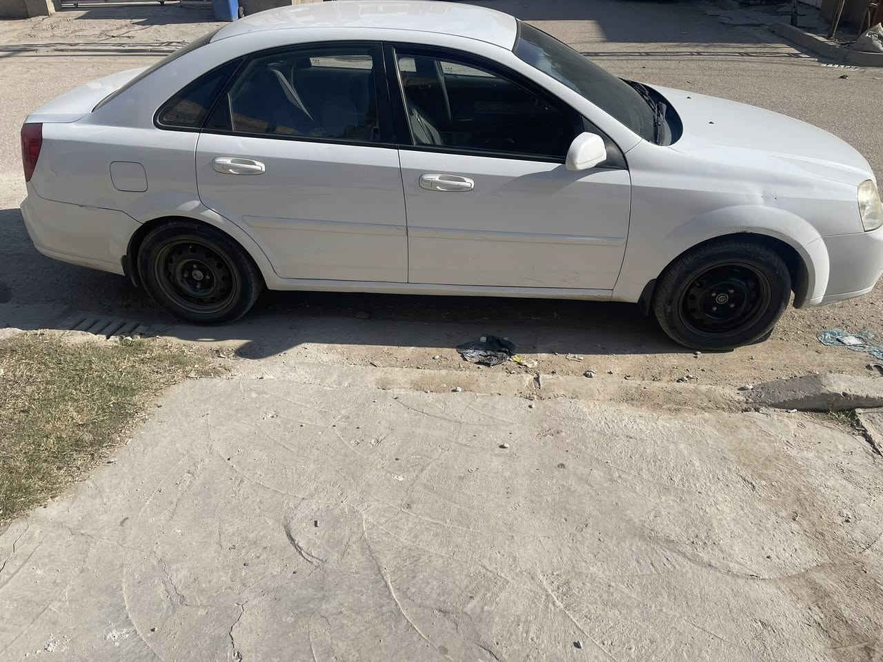 السلام عليكم
اوبترا للبيع خليجي الشركة العامة 2012 
بيهه صبغ نص باب خلفي ايسر وجاملغ خلفي ايمن وشبر من الجاملغ الامامي الايسر مكينة كير كلة بلادي ماشية 118 الف باسمي سعرهه 87 للاستفسار *********** مكاني بغداد الدورة
