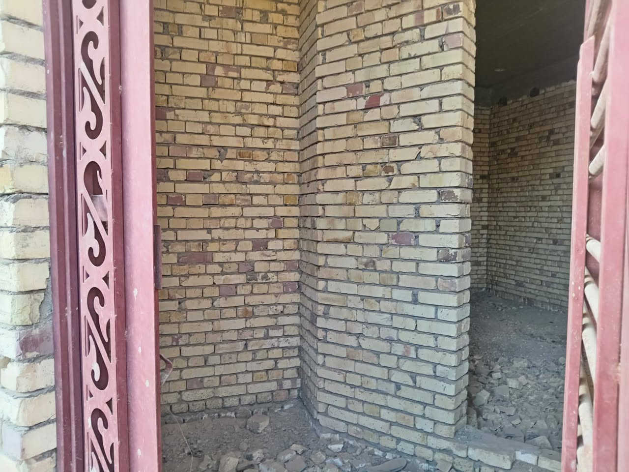 سلام عليكم 🤝
🌀🌀عرض مميز بسعر مميز بلااااش🌀🌀
بيت هيكل بمساحه ٢٠٠متر مع قطعه بمساحه ٢٠٠ متر تصلح حديقه للبيت مساحة العقار ٤٠٠ متر ٢٠×٢٠
🗣تفاصيل البيت 🗣
١_غرفة نوم واحده ٥×٥ 
٢_صاله واحده عملاقه ٨×٦
٣_مطبخ حار+مطبخ بارد (مطبخين) 
٤_صحيات خارجيه +مجموعه صحيات داخليه
٥_مناور اثنين 
🔻العنوان🔻
كربلاء _طوريج الحولي شارع الگوي (حي الزهراء) عن الشارع العام ٥٠ متر خدمات كامله 
☎️للتواصل ☎️

📱***********
