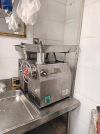 من رخصه ادمن غراظ مطعم للبيع  زعفرانيه 07707979675