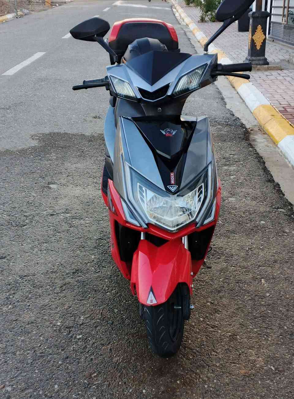 السلام عليكم.
دراجة شحن للبيع موديل 2023 مع الملحقات (خوذة + عدة ).
سنة الشراء :2024/9
مواصفات الدراجة :
ملف :1500 واط.
السرعة :65.
عدد البطارية: 7.
المسافة التي تقطعها الدراجة في الشحنة الواحدة :60 كيلوا متر.
حالة الدراجة :
جيدة جدا كما هي واضحة في الصور.
حالة البطاريات :
جديدة وحالتها جيدة جدا.
السعر : 690 الف مع مجال بسيط.


**إذا كنت صاحب هذا الإعلان وتريد حذفه لأي سبب، رجاءا أرسل رسالة إلى الدعم الفني**