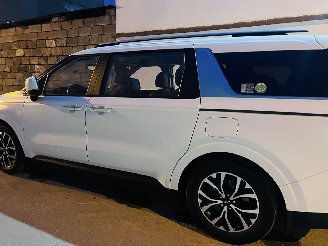 السلام عليكم كيا كرنفال 2023 غاز بانزين شركة واردكوريا مكفولة عدا طخات خفيفة موضحة بالصور 
السيارة ماشية 132 الف 
يراد له إدامة منظومة الغاز به خربطة بسيطة 
رقم انبار باسمي تحويل مباشر 
مكان السيارة الرمادي او هيت 
السعر 257 وبه مجال بسيط 
استفسار ***********
