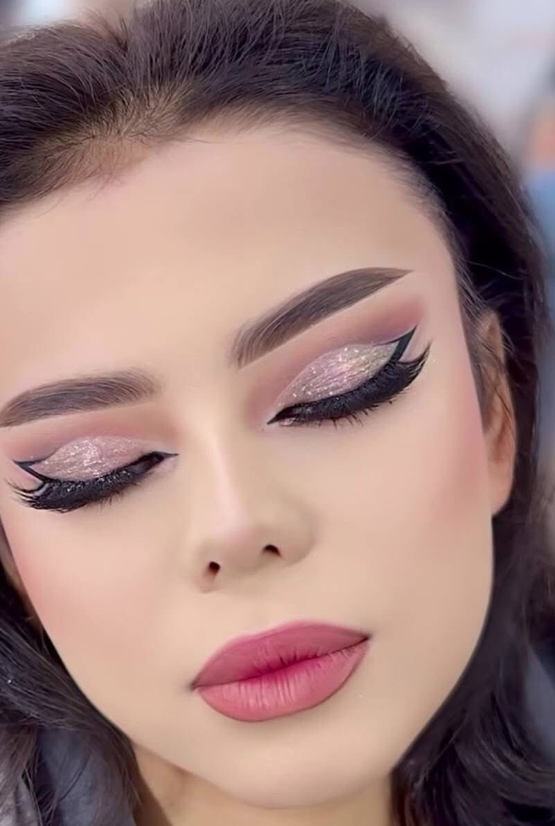 اهلا وسهلا جميلتنا وعروض سبوت نار مكياج ١٥ مكياج وتسريحه ٣٠ تنضيف قدم ٥مع جلش ١٠ جل اكستنشن يد ١٥ صبغ شعر ١٥ صبغ وتخصيل ٣٠ قص وشسوار ١٠ قص فقط ٥تنظيف بشره ١٠ للحجز الاتصال *********** اهلا وسهلا جميلتنا
