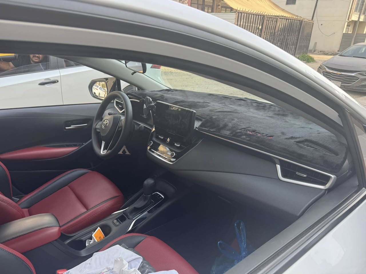 كورلا هايبرد 2024 ماشية 14 الف مقاعد جلد وسلايد روف سعر 152 ورقة وبيها مجال
***********
