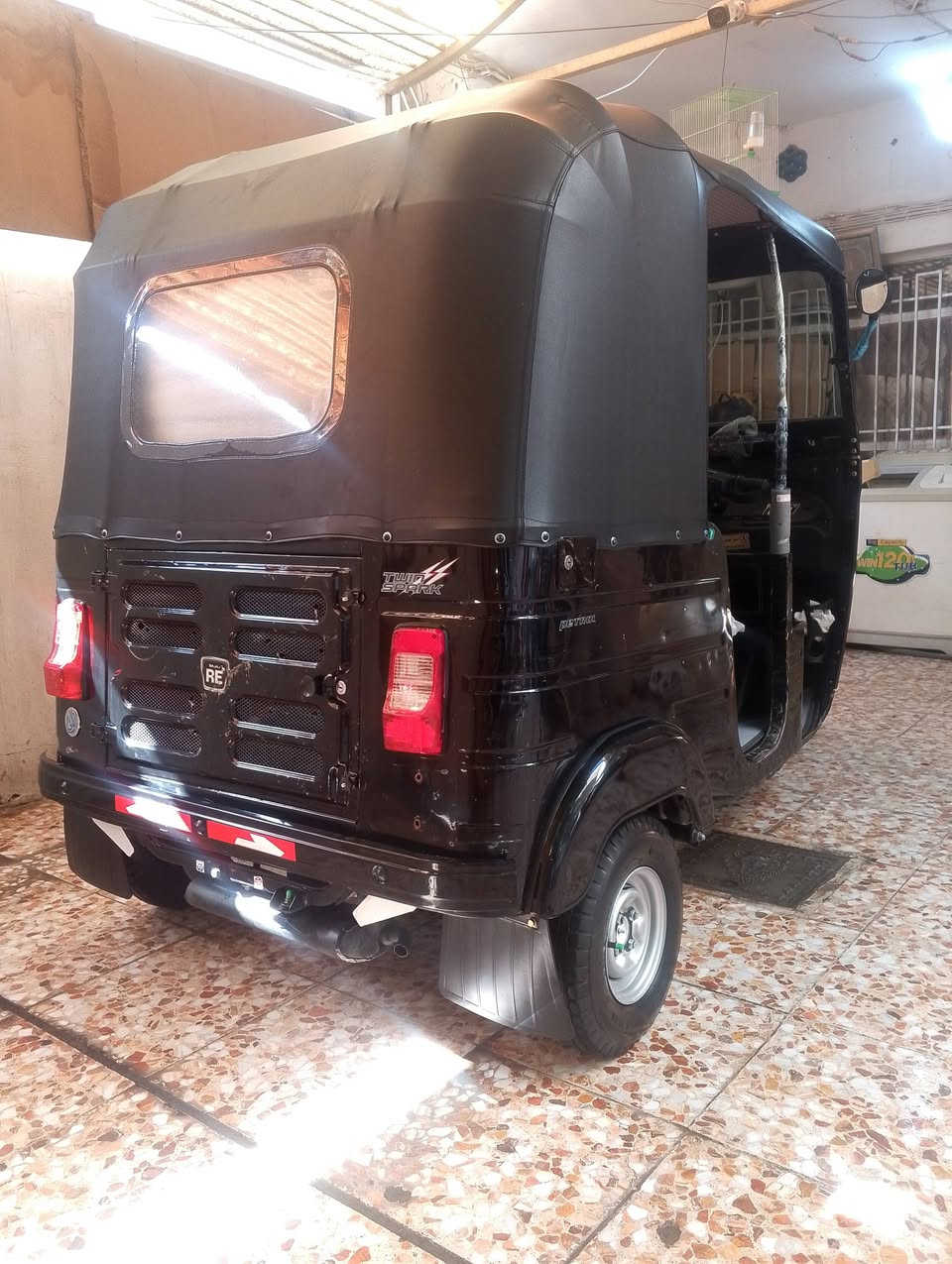 سلام عليكم تكتك موديل 20رقم وسنويه تكتك جاهزه من كلشي كبل لشارع تكتك تخم تاير جديد كهربائيات كله شغاله تكتك كفاله عامه ماعده بارد شبر بل لغد اليسر ومامبين الباقي كفاله عامه ترايه زيرو كلش حلوه تكتك سعر7750وبيه مجال مكان الغزاليه ***********
