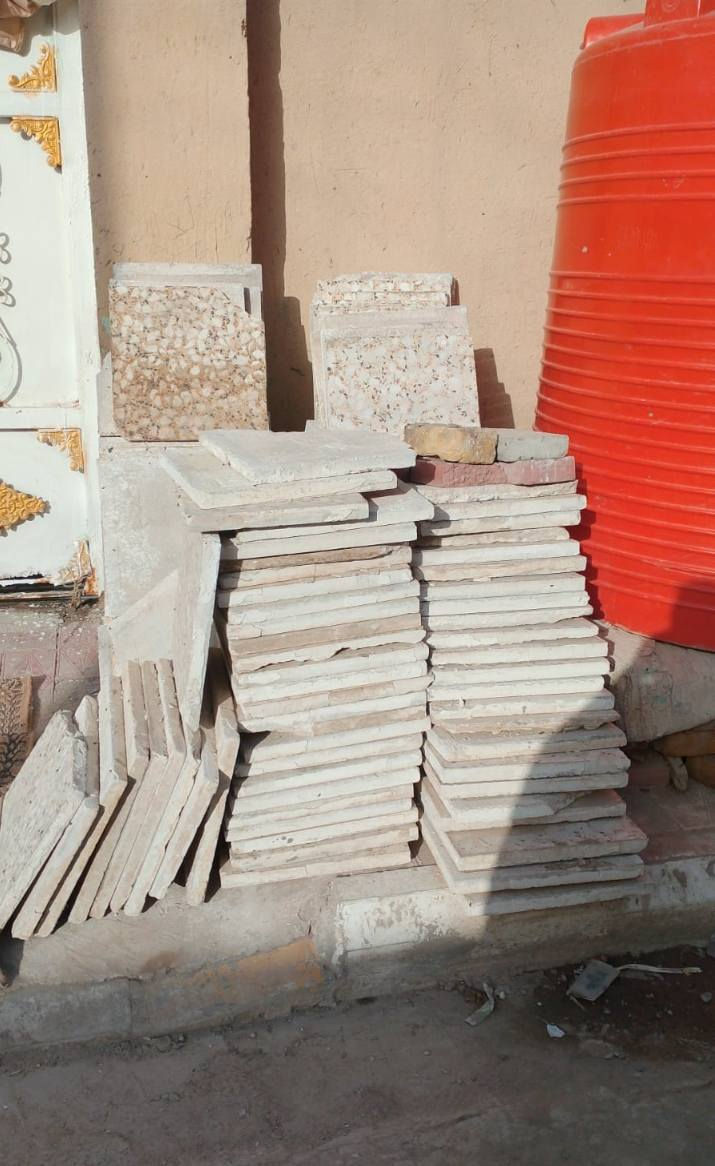 كاشي لبيع 140قطعه نظيف ***********
