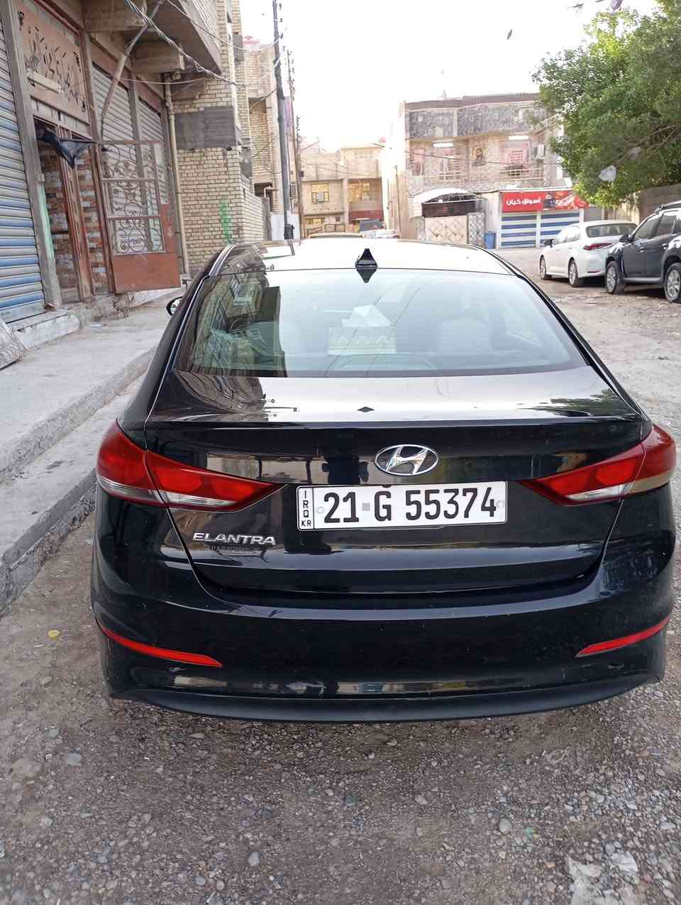السلام عليكم 
النترا 2017 وارد امريكي
نص فول
2000 دوش كير at 
3 انظمة قيادة ايكو ، سبورت ، عادي 
شاشة
تحكم ستيرن فول 
نظام محاكاة
رادار
لايت LED 
ممشى 108km
بجم كبس بيها 3 قطع حادثها بيبان  ليبل واحد كلها مامبدل بيهة شي  
والسونار مرفق
السعر 117
سيارة بسمي سليمانية 
عنواني بغداد - البلديات شارع المصرف 
***********
