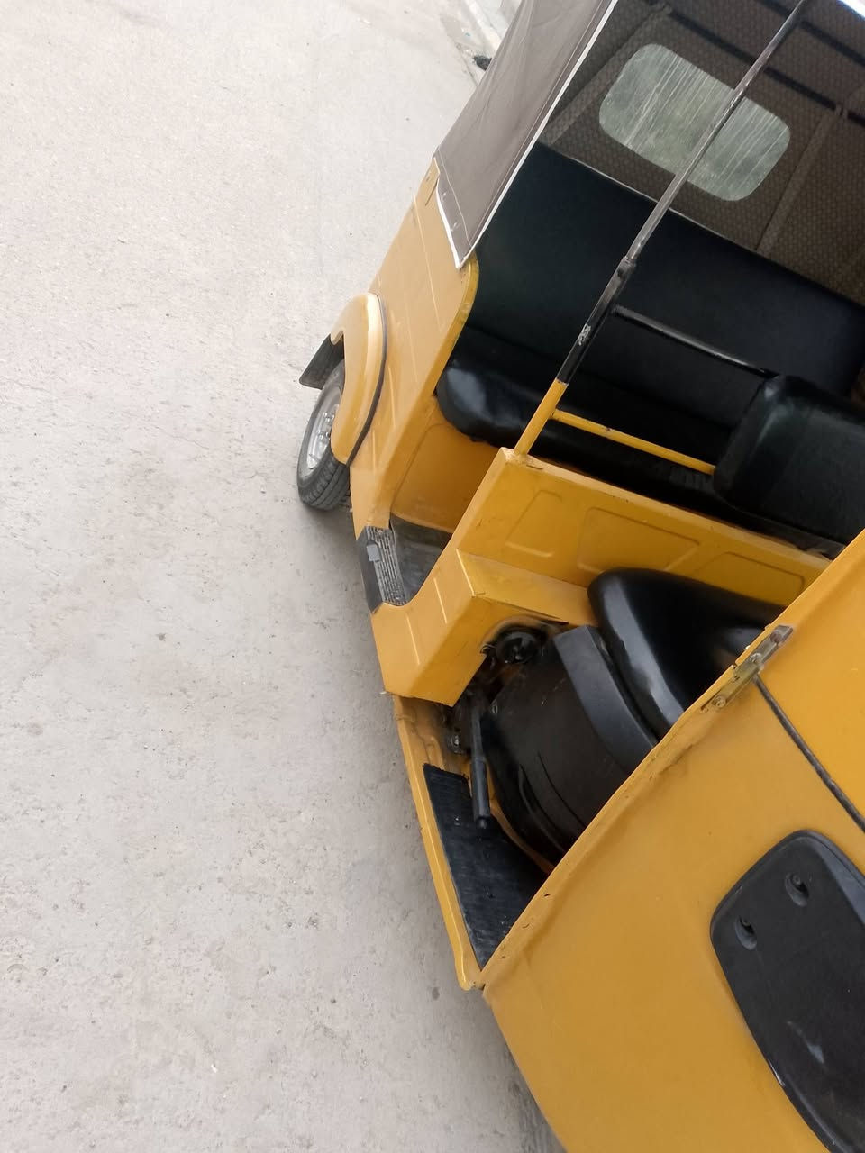 ١٩شهر ١٠رقم وسنويه مكان نعمانيه تكتك تريه حلو وحله من صور ستفسار ***********جاهزه من كلشي كبل لشغل
