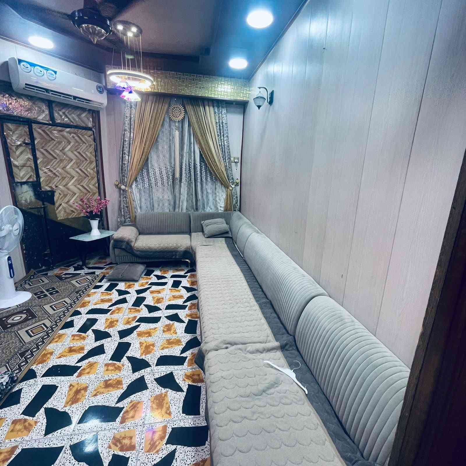 بيت للبيع رقم المساحه 100 نهاوند ثانيه قرب شارع 20 بيت مرتب ونضيف بي غرفتين وحده فوك وثانيه جوه للأستفسار ***********
