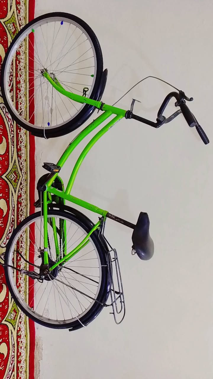 السلام بايسكل بناتي للبيع حجم 26 بايسكل نظيف 
كامل اوياله نضيفه صينيه ابريك شغال سرج طبي 
بايسكل جاهز ما بي اي نقص سعره 60 وبي مجال 
مكاني بغداد مدينة الصدر الاستفسار علة الماسنجر او على الرقم ***********
