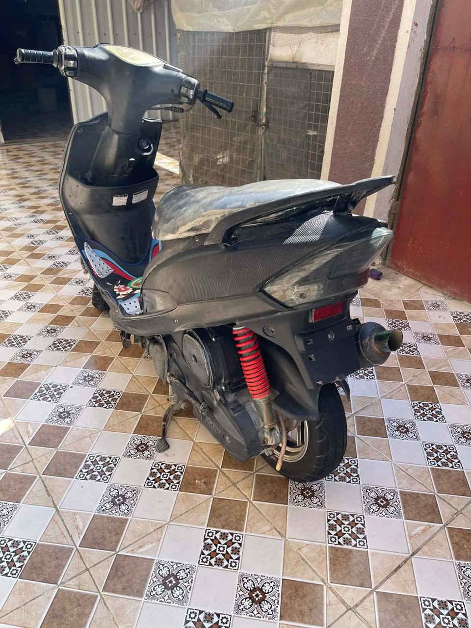 السلام عليكم ورحمة الله وبركاتة البيع ماكس الدراجه جديده معنا الكلمه بوشه 49 بلادي تزويد خارجي فقط السعر 600 وبيه مجال قليل رقم صاحبه ***********  العنوان كربلاء طريق بغداد عامود 54 طريق ابو زرع
