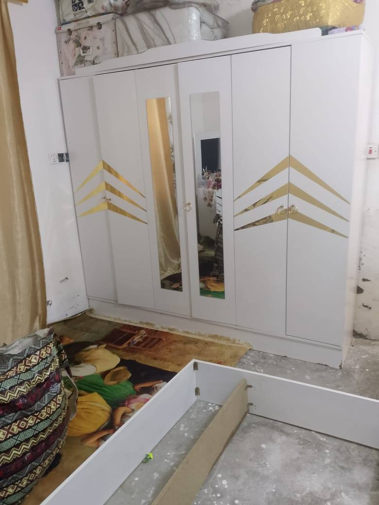 غرفه 200 وبيها مجال اتصال على الرقم ***********
