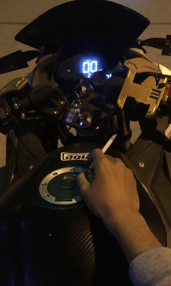 السلام عليكم
دراجه بطح شحن موديل 2025 للبيع

مواصفاتها

بطاريات مسطره 6 الحجم الكبير

لايت عالي ناصي

دبل اشاره

دبل رماش

نضام R رجوع للخلف

نضام p بارك 

قفل ستيرن

بصمه تشغيل عن بعد وقفل وجهاز تنبيه لسرقه

نضام Abs امامي وخلفي مانع انزلاق

بريكات دسك امامي وخلفي

ملف 3000

سرعه 120 كيلو متر 

السعر مليونين وبيها مجال بسيط

ملاحضه الدراجه صارلها شهر من مشتريها بعدها اخت الجديده سبب البيع معوز فلوس


**إذا كنت صاحب هذا الإعلان وتريد حذفه لأي سبب، رجاءا أرسل رسالة إلى الدعم الفني**