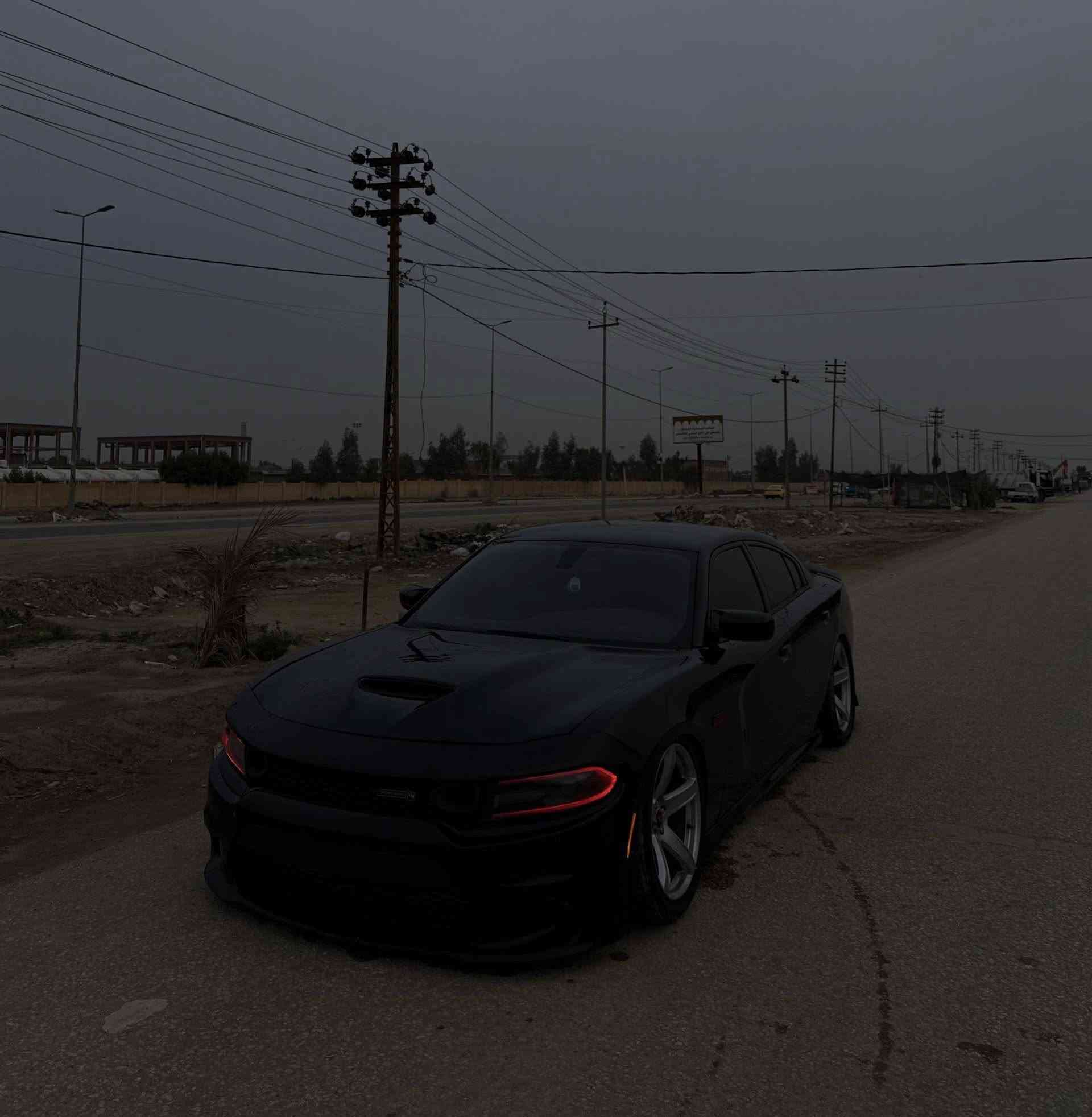 السلام عليكم   مكانها الحلة
جارجر  2018 V8 

ماشية   60 mi 

رقم بغداد. مشروع وطني 

الحادث /جاملغ  ومصبوغ نصه. وبنيد مبدل اعتبرهن قطعتين علمود ماتعبك ولا تعبني 

رقم شاصي  يطلع من موقع ب $$

2C3VDXGJ8JH157222

المواصفات / فول  عدى الفتحه 

شاشة جبيرة كاربلي /كشنات كنتاره جلد /رادار جانبي /مري قلاب /كشنات تدفئه تبريد /4وضعيات قياده /ستيرن كهرباء /ستيرن تدفئه تبريد /رادار مراية امامي. ورادار مري جانبي  وبعد هواي مواصفات الفول عدى الفتحه 

الاضافات /

* جكات كات باك     14 $. 
*اكسل 3.9. مال 21    700$
*ثلاجه 6400.  + جويتر 400$
* كزوز تفصال. + بوابات ريمونت 400$
*هدرز  6400.      200$
*بلكات ريسنك.  150$
*لد متغير + زرع عدسة  

وهواي شغلات 

حدادية كلها جديده مبدلة 
كير ومكينة تشك الكاع 
دهن. وتايرات جدد مبدلهن انتاج 24

برمجة ايكل عليها استخدام يومي  برمجه تشك الكاع 🤍

السعر 188$$ وبيها مجال بسيط. 

  فقط اتصال  انترنيت مافتح 🤍

***********
