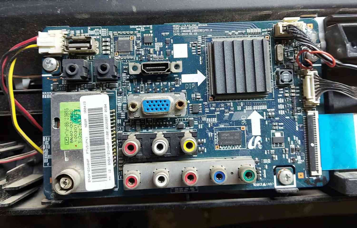 من الاعطال التي تتم صيانتها يوميا
استوقفني عطل لشاشة حجم ٥٥  تبديل ليدات وعطل في دائرة البوست كونفيرتر لاحد الاخوة من قرية السفينة
وشاشة سامسونج عطل لاتوجد صورة على مدخل hdmi لاحد الاخوة من قرية تل واعي
مع اعطاء ضمان بالعطل شهر كامل

الوسام لصيانة الاجهزة الالكترونية
المهندس سالم الحمادة ***********
داخل قرية اللزاكة
