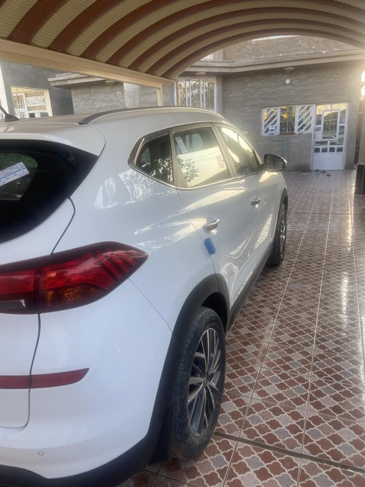 توسان خليجي 2020 فول عدا الفتحة مكفوله من الصبغ والتبديل الضربه بيها ملاحضات شخوط اثر تخريب للاستفسار اكثر اتصل على الرقم وحاضر ***********
